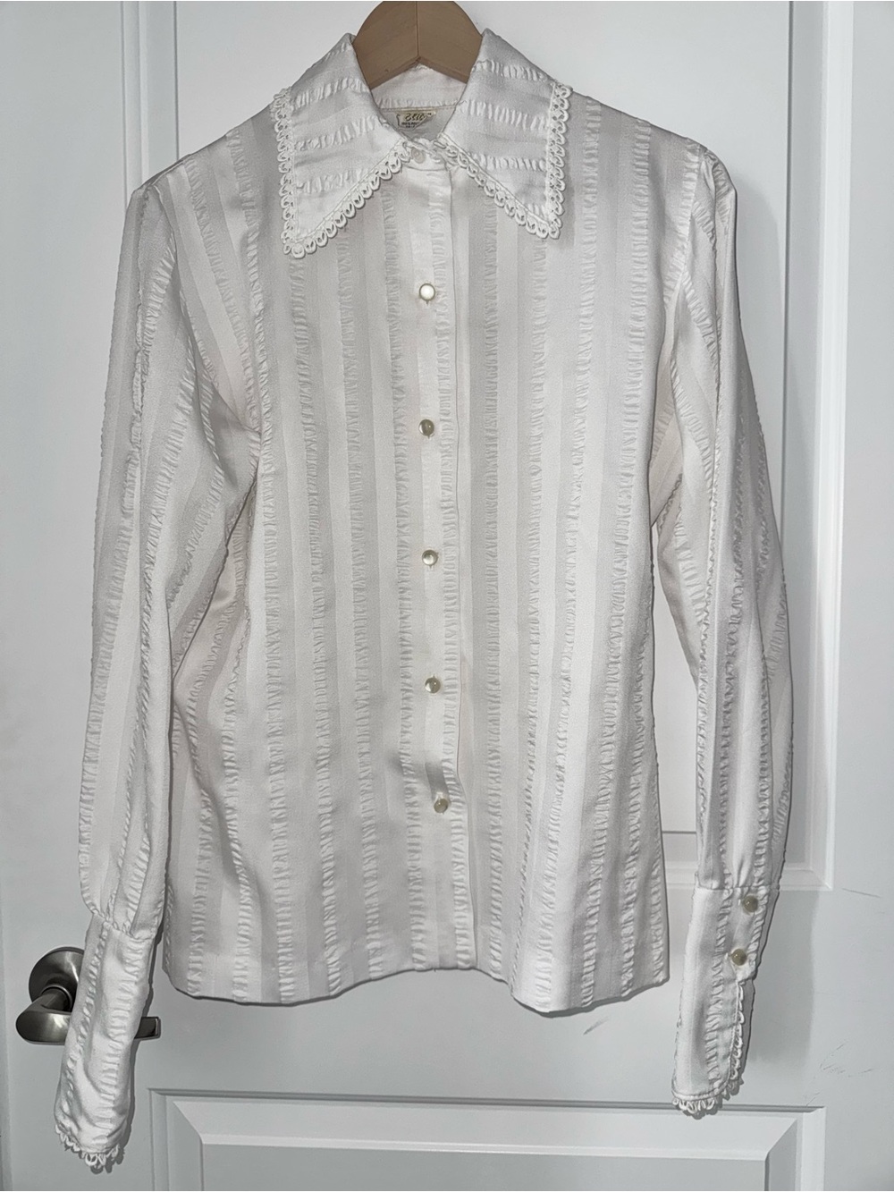 Vintage Elite white textured button down shirt, exaggerated collar, fits medium